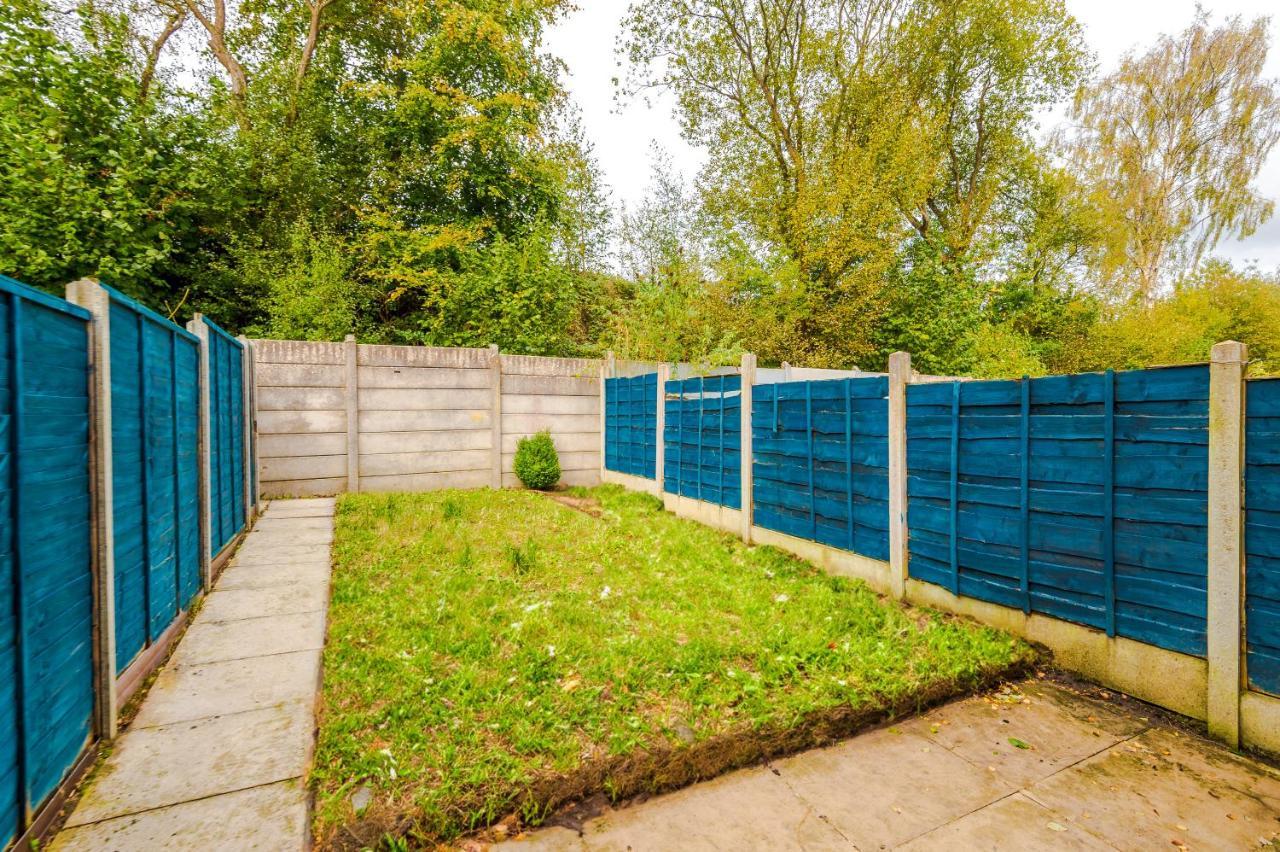 Manchester Comfortable 3 Bedroom House, Free Parking, Wifi & Disneyplus Ворслі Екстер'єр фото